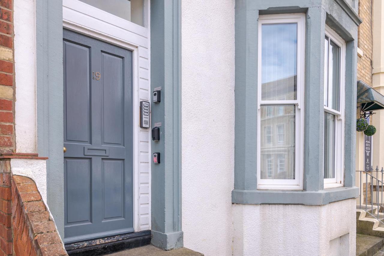 Whitby Heights Apartment Luaran gambar